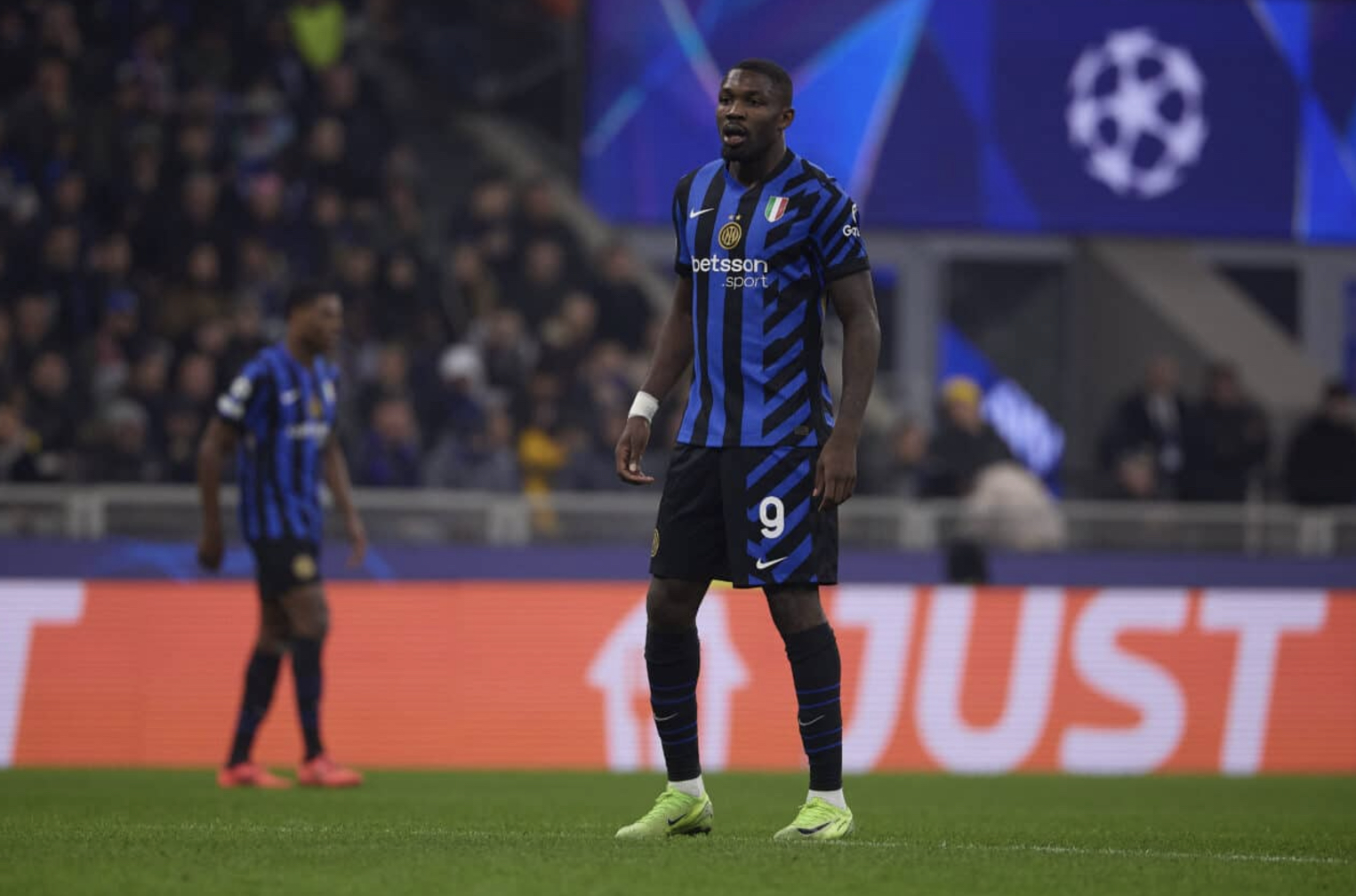 A rising star from AC Milan has reportedly caught Liverpool's attention, fueling speculation of a potential Anfield move. Could this San Siro standout become the Reds' next big signing 1